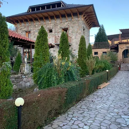 Ballkon Turi B&B Pellumbas